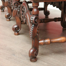 Load image into Gallery viewer, x SOLD Antique English Walnut, Cane and Green Leather Buttoned Chesterfield Chaise, Lounge Sofa. B11932