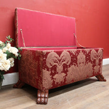 Load image into Gallery viewer, Vintage French Mahogany and Fabric Button Seat Blanket Box of End-of-bed Seat. B11908