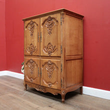 Load image into Gallery viewer, x SOLD Vintage French Oak Drinks Cabinet, Hall Cupboard or Linen Press, TV Unit. B11558