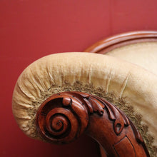 Load image into Gallery viewer, x SOLD Antique Australian Cedar Single ended Chaise, Lounge, Settee, with Castors. B12343