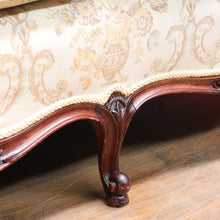 Load image into Gallery viewer, Grand Antique Victorian-Style Walnut Sofa with Cream Floral Upholstery and Cushions. B12695