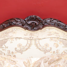 Load image into Gallery viewer, Grand Antique Victorian-Style Walnut Sofa with Cream Floral Upholstery and Cushions. B12695