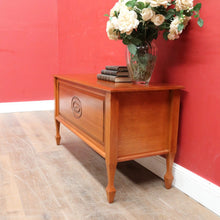 Load image into Gallery viewer, Vintage Australian Maple Lift Lid Blanket Box with Carved Floral Medallion Panel. B13125