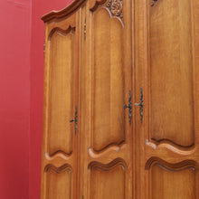 Load image into Gallery viewer, x SOLD An Antique French Oak 4 Door Bedroom Wardrobe Linen Press Armoire Cabinet B12802