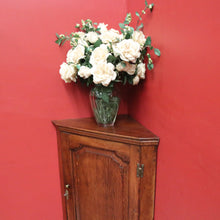 Load image into Gallery viewer, Antique Georgian English Oak Corner Cabinet – Brass Fittings, Key, 3 Shelves. B12504