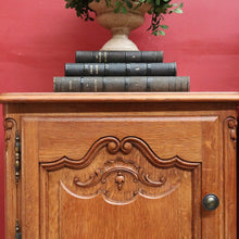 Load image into Gallery viewer, A Pair of Vintage French Oak Single Door Bedside Lamp Table Cabinets B12831