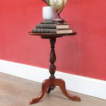Load image into Gallery viewer, Antique Australian Cedar Single Pedestal Tri Leg Circular Top Wine Table B12921