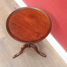 Load image into Gallery viewer, Antique Australian Cedar Single Pedestal Tri Leg Circular Top Wine Table B12921