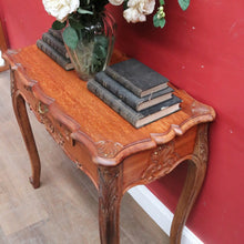 Load image into Gallery viewer, Vintage French Walnut Single Drawer Side Hall or Lamp Table B12754