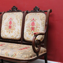 Load image into Gallery viewer, Antique French Oak 3 Seat Settee Chaise Upholstered Palour Lounge B13012