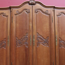 Load image into Gallery viewer, Antique French oak wardrobe / armoire with breakfront centre and fitted interior. B12722