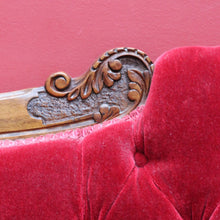 Load image into Gallery viewer, Antique English Mahogany Chaise Lounge with Tufted Button Back. B13030