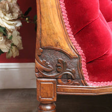 Load image into Gallery viewer, Antique English Mahogany Chaise Lounge with Tufted Button Back. B13030