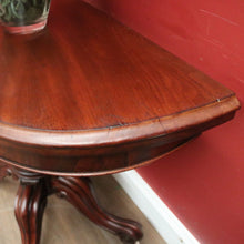 Load image into Gallery viewer, Antique English Fold Over Card Table or Pedestal Hall / Lamp Table. B12243