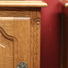 Load image into Gallery viewer, EOFY 10% - Pair of Vintage French Bedside Cabinets or Bedside Tables, Lamp Tables. B11537
