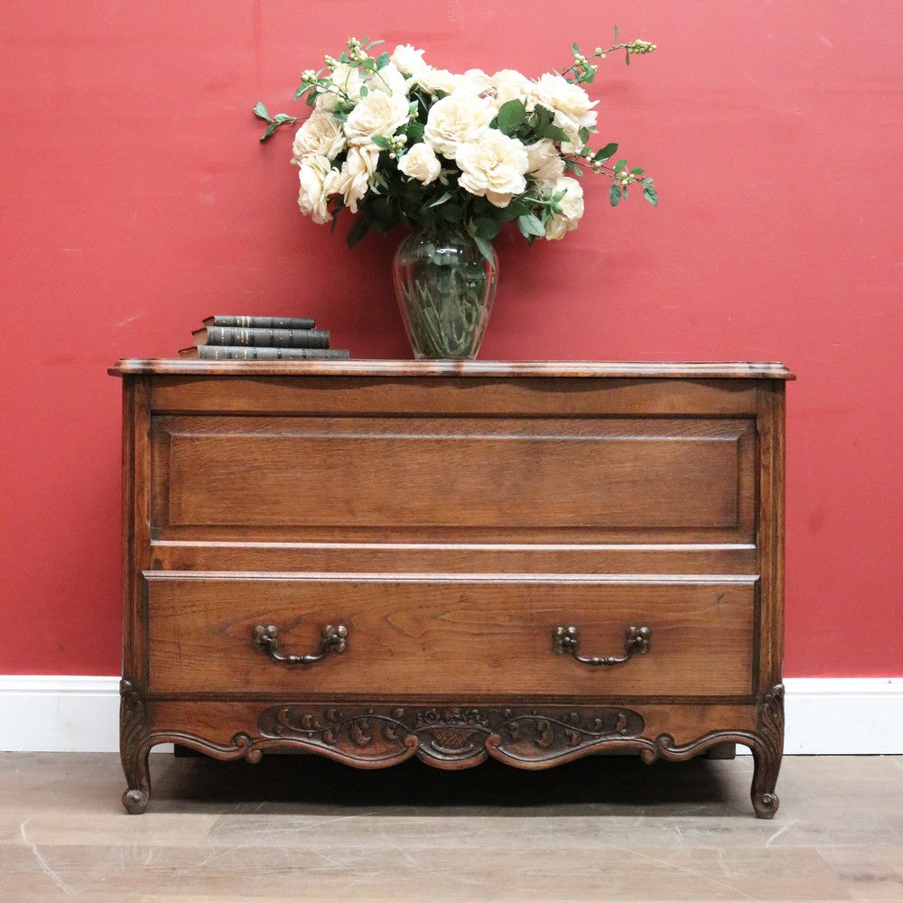 Antique French Oak Single Drawer Blanket Box or Storage Chest with a Drawer. B12049
