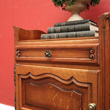 Load image into Gallery viewer, x SOLD A Pair of Vintage Lamp Table or Side Tables, Bedside Tables, French Oak. B11497
