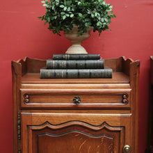 Load image into Gallery viewer, x SOLD A Pair of Vintage Lamp Table or Side Tables, Bedside Tables, French Oak. B11497
