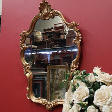 Load image into Gallery viewer, Vintage Italian Mirror, Florentine (Italy) Gilt Framed Shield-Shaped Wall Mirror. B11311
