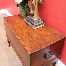 Load image into Gallery viewer, English Elm Blanket Box with Key, Original Paper Lining and Elegant Legs. B12661
