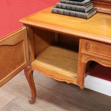 Load image into Gallery viewer, Vintage French Oak Three Panel Dressing Mirror with Carved Shell Detail. B12759
