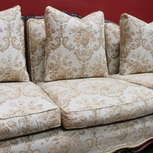 Load image into Gallery viewer, Grand Antique Victorian-Style Walnut Sofa with Cream Floral Upholstery and Cushions. B12695
