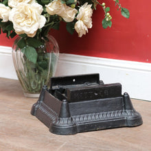 Load image into Gallery viewer, Antique Australian Metters Cast Iron Boot Scraper with Grill. B12699
