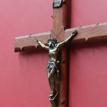 Load image into Gallery viewer, Large Antique French Oak and Brass Wooden Crucifix with Carved Thorn Detail. B12798
