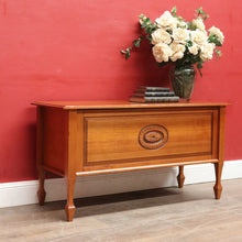 Load image into Gallery viewer, Vintage Australian Maple Lift Lid Blanket Box with Carved Floral Medallion Panel. B13125
