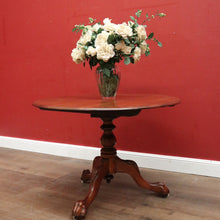 Load image into Gallery viewer, Antique Australian Cedar Dining Table with Pedestal Base and Lion Paw Feet. B12472
