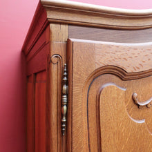 Load image into Gallery viewer, Antique French Oak 4 Door Breakfront Wardrobe Armoire with Hanging Rail and Shelves. B12804
