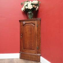 Load image into Gallery viewer, Antique Georgian English Oak Corner Cabinet – Brass Fittings, Key, 3 Shelves. B12504
