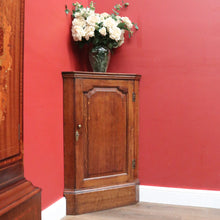 Load image into Gallery viewer, Antique Georgian English Oak Corner Cabinet – Brass Fittings, Key, 3 Shelves. B12504
