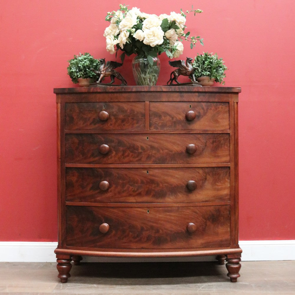 Antique English Mahogany Chest of Drawers with Flame Mahogany Drawer Fronts. B12063