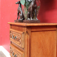 Load image into Gallery viewer, French Oak Four Drawer Chest Cabriole Legs Brass Handles Vintage. B12997
