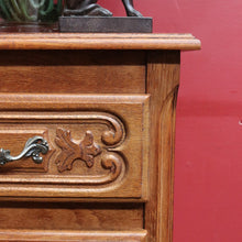 Load image into Gallery viewer, French Oak Four Drawer Chest Cabriole Legs Brass Handles Vintage. B12997
