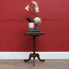 Load image into Gallery viewer, Antique Australian Cedar Single Pedestal Tri Leg Circular Top Wine Table B12921
