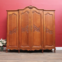 Load image into Gallery viewer, Antique French oak wardrobe / armoire with breakfront centre and fitted interior. B12722
