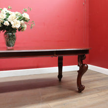 Load image into Gallery viewer, Vintage English Mahogany Dining Table with Two Extension Leaves Circa 1940. B13025
