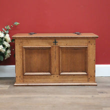 Load image into Gallery viewer, Vintage French Trunk Coffer Coffee Table, Chest. Wrought Iron Handle Blanket Box B10642

