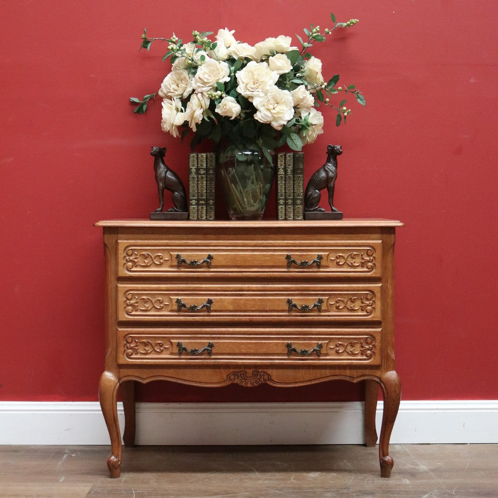 Vintage French Chest of Drawers French Oak Three Drawer Chest Hall Entry Cabinet B10955